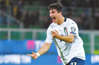 加强与社区 加强与社区