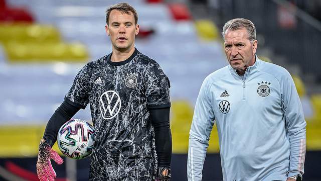 过生日的穆帅包厢看费内巴切逆转：从我脸上你能看到我很开心.