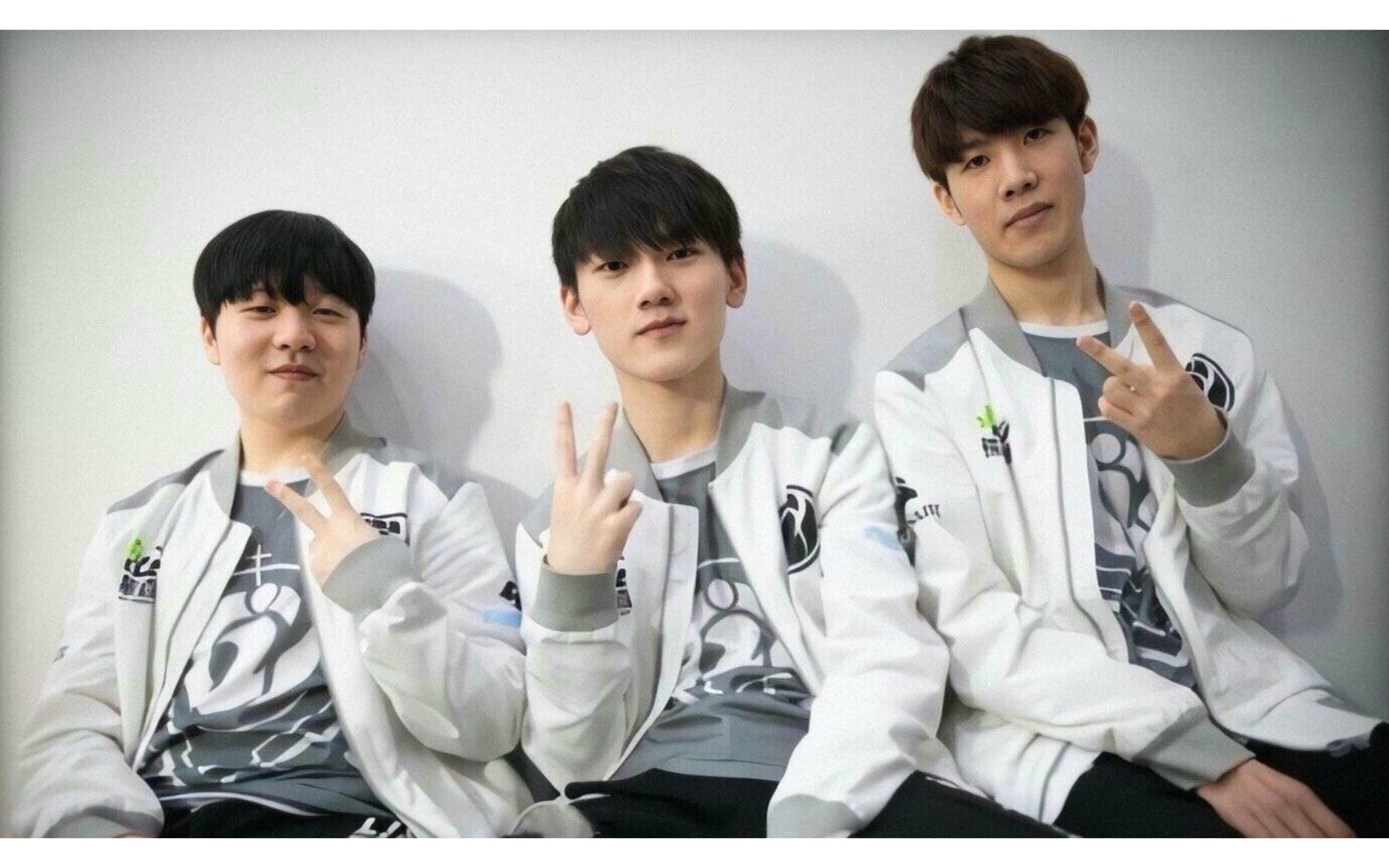 通过与国际 通过与国际