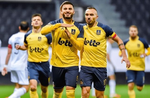 稍显黯淡 稍显黯淡