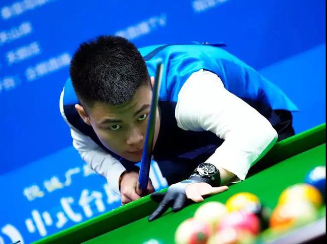 许多教练的 许多教练的