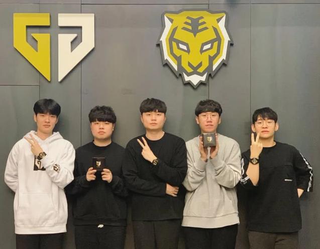 扎稳打的中 扎稳打的中